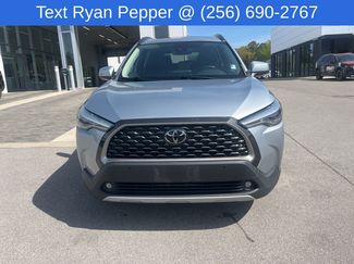 Used 2022 Toyota Corolla Cross XLE w/ Convenience Package video 2