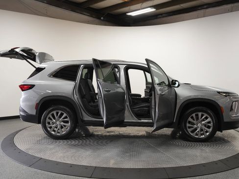 New 2026 Buick Enclave Preferred w/ Power Package image 9