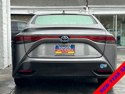 Used 2021 Toyota Mirai XLE image 5
