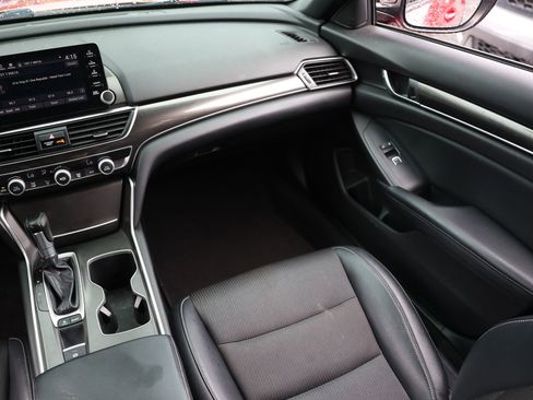 Used 2018 Honda Accord Sport image 25