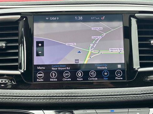 Used 2018 Chrysler Pacifica Limited FWD image 22