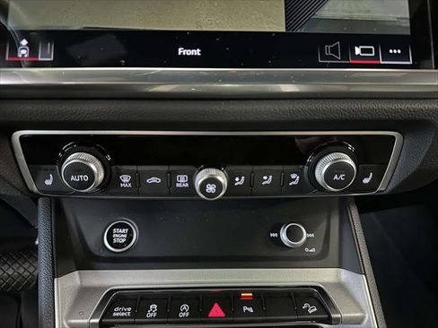 Used 2022 Audi Q3 2.0T Premium Plus w/ Premium Plus Package image 28