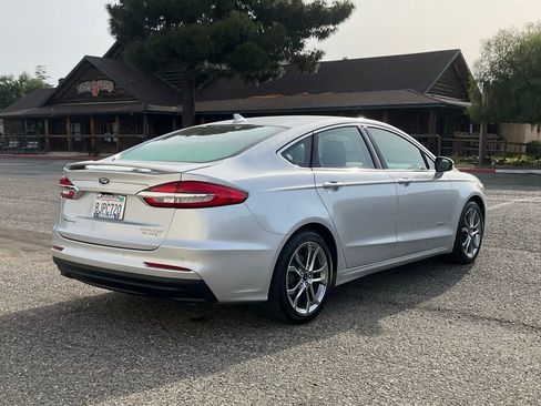 Used 2019 Ford Fusion Titanium image 6