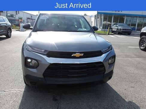 Used 2023 Chevrolet TrailBlazer LS FWD image 2
