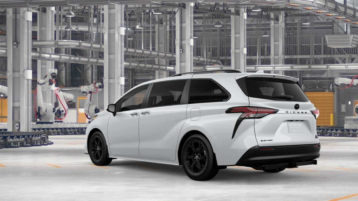 New 2026 Toyota Sienna XLE Woodland Edition AWD/4WD image 7