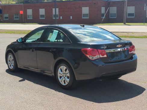 Used 2013 Chevrolet Cruze LS FWD image 6