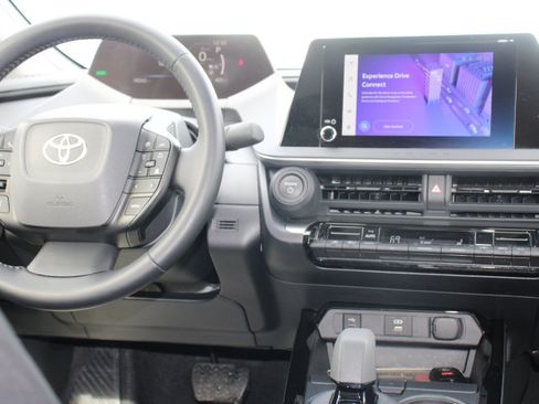 Used 2024 Toyota Prius LE image 21