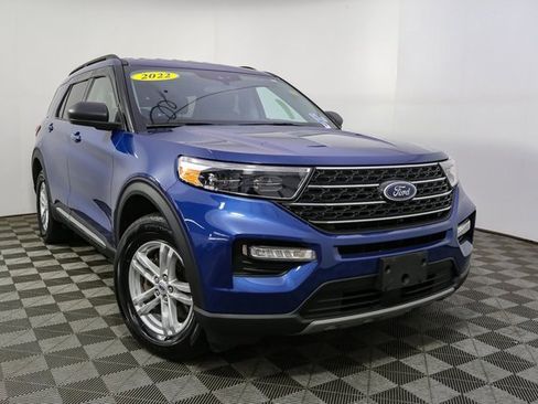 Used 2022 Ford Explorer XLT w/ Equipment Group 202A image 3