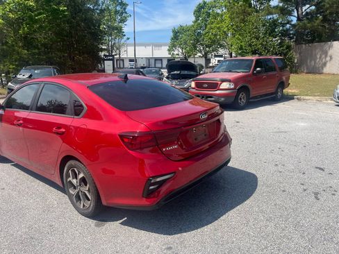 Used 2020 Kia Forte LXS FWD image 5