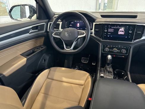 Used 2022 Volkswagen Atlas Cross Sport SEL R-Line image 11