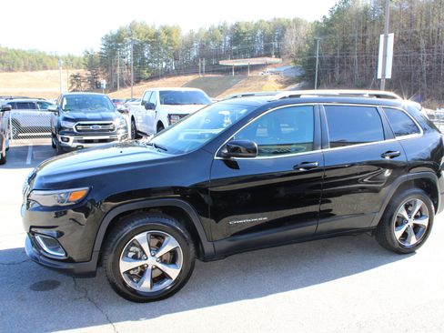 Used 2019 Jeep Cherokee Limited image 6