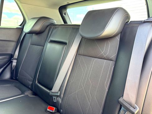 Used 2019 Chevrolet Trax LT w/ LT Convenience Package image 15