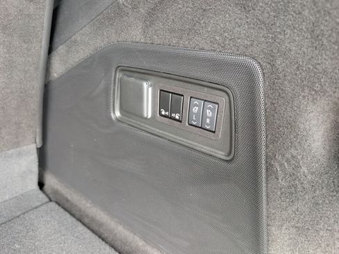 Used 2024 Cadillac Escalade Sport Platinum w/ LPO, ONYX Package AWD/4WD image 17