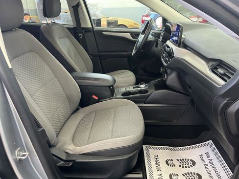 Used 2022 Ford Escape SE w/ Convenience Package image 16