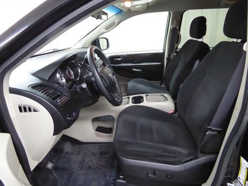 Used 2016 Dodge Grand Caravan SXT image 20