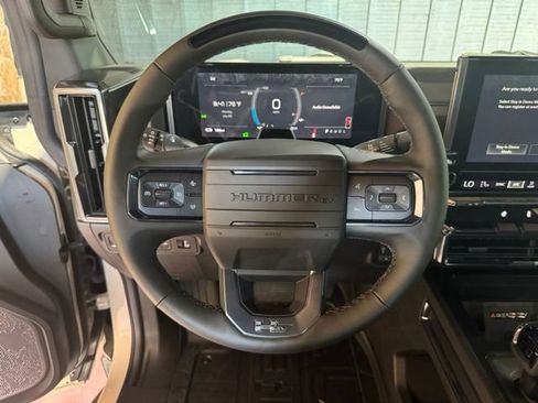 New 2026 GMC Hummer EV SUV w/ LPO, Dark Essentials Package AWD/4WD image 11
