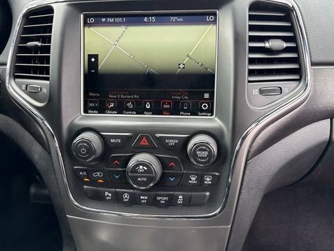 Used 2018 Jeep Grand Cherokee Altitude AWD/4WD image 8
