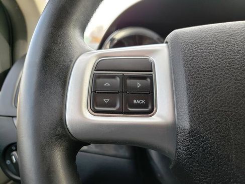 Used 2016 Dodge Grand Caravan SXT w/ Rear Park Assist Package image 18