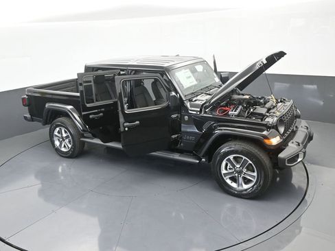 Used 2024 Jeep Gladiator Sport w/ Premium Package image 67