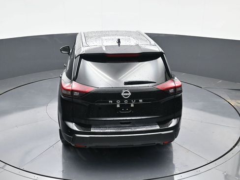 Used 2025 Nissan Rogue SV w/ SV Premium Package FWD image 26