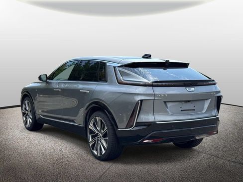 Certified 2026 Cadillac Lyriq Signature Luxury AWD/4WD image 4