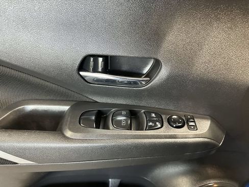 Used 2021 Nissan Kicks SV FWD image 19