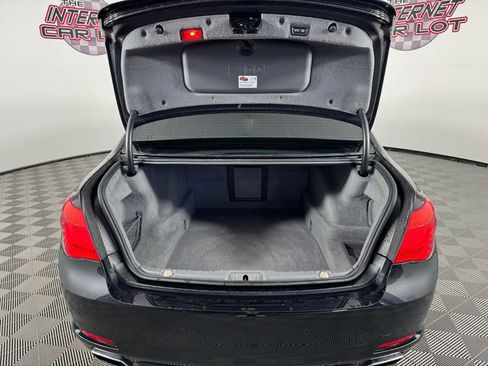 Used 2011 BMW 750Li xDrive image 26