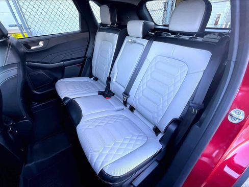 Certified 2023 Ford Escape SE w/ PHEV Premium Package image 20