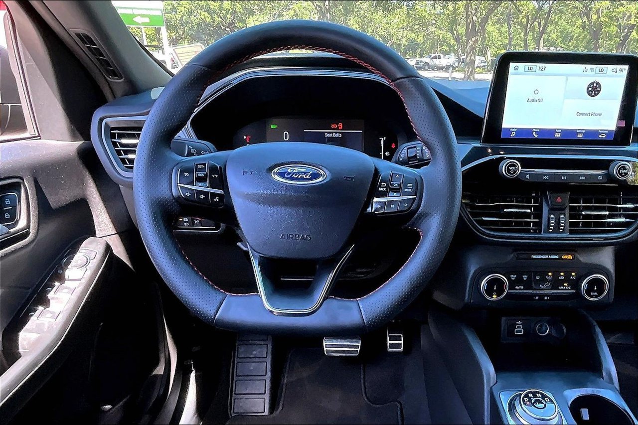 Used 2024 Ford Escape ST-Line w/ Equipment Group 301A FWD image 8