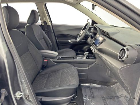 Used 2023 Nissan Kicks SV image 14
