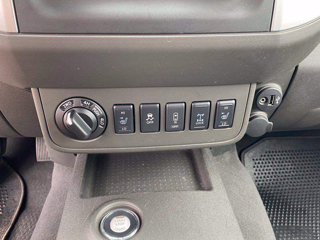 Used 2020 Nissan Frontier PRO-4X w/ Pro-4x Utility Package AWD/4WD image 18