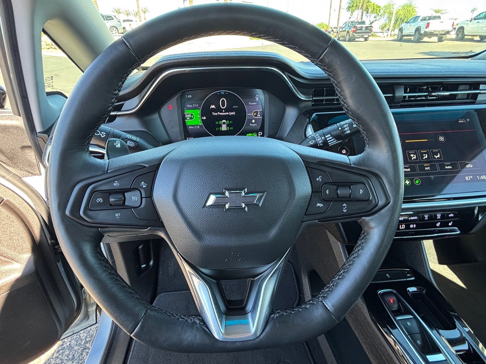 Used 2023 Chevrolet Bolt LT w/ Infotainment Package FWD image 12