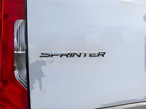 Used 2024 Mercedes-Benz Sprinter 3500 image 9