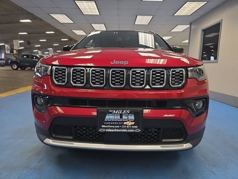 Used 2025 Jeep Compass Limited AWD/4WD image 18