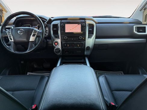 Used 2019 Nissan Titan PRO-4X image 11