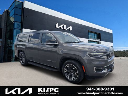 Used 2024 Jeep Wagoneer L Series III w/ Flexible Seating Group AWD/4WD image 1