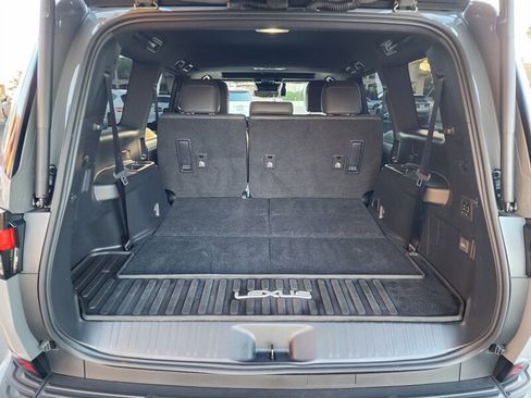 Used 2025 Lexus GX 550 w/ Accessory Package (2T) image 18