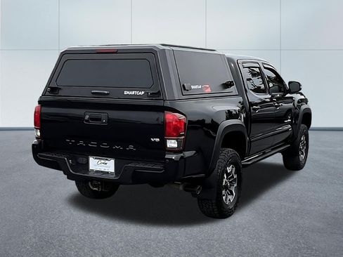 Used 2019 Toyota Tacoma TRD Off-Road w/ Technology Package AWD/4WD image 6