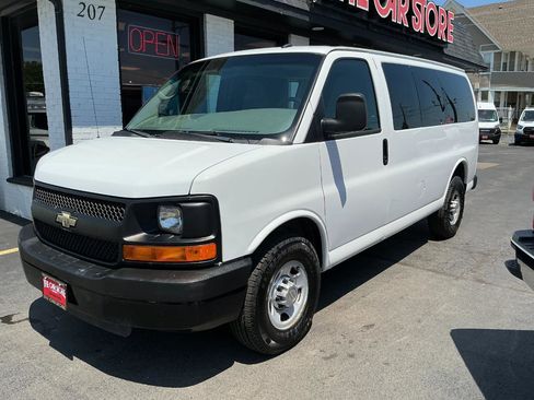 Used 2013 Chevrolet Express 2500 LS RWD image 2