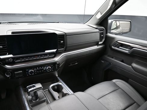 Used 2024 Chevrolet Silverado 1500 LTZ image 12