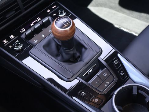 Certified 2025 Porsche 911 Carrera T RWD image 22