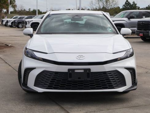 Used 2025 Toyota Camry SE FWD image 25