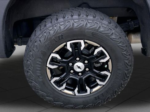 Used 2023 Chevrolet Silverado 1500 ZR2 AWD/4WD image 11