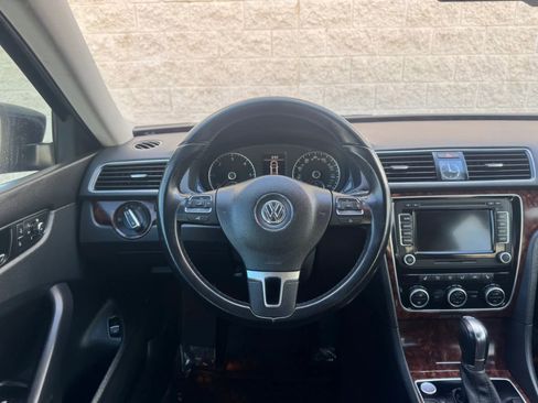 Used 2013 Volkswagen Passat TDI SEL Premium FWD image 22