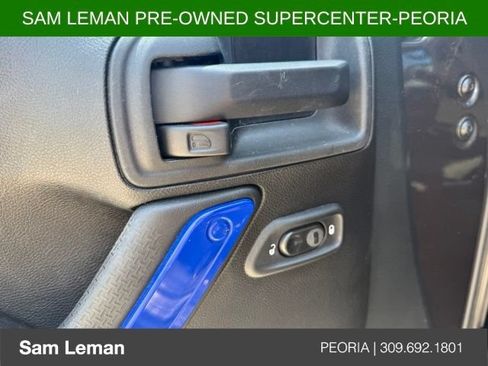 Used 2014 Jeep Wrangler Unlimited Sahara w/ Connectivity Group AWD/4WD image 7