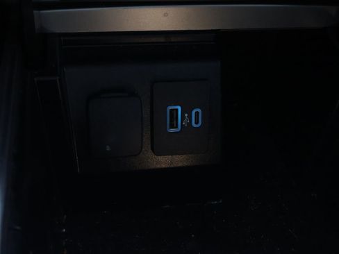 Used 2022 Ford Explorer XLT w/ Equipment Group 202A image 24