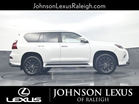 Used 2022 Lexus GX 460 Premium w/ Accessory Package AWD/4WD image 21