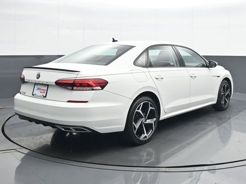 Used 2020 Volkswagen Passat 2.0T R-Line image 6