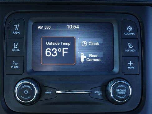 Used 2022 RAM 2500 Tradesman w/ Chrome Appearance Group image 16