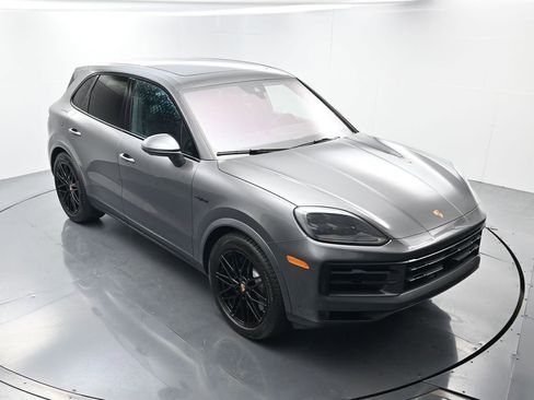 Certified 2026 Porsche Cayenne E-Hybrid AWD/4WD image 42